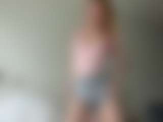 LauraStraker's Live Sex Cam Show