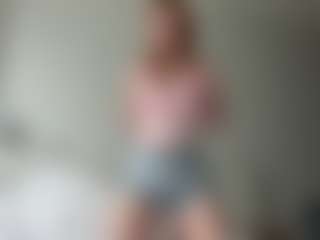 LauraStraker's Live Sex Cam Show