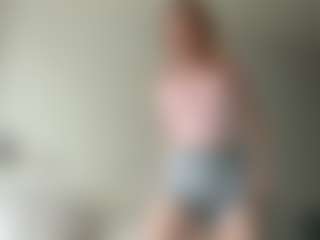LauraStraker's Live Sex Cam Show