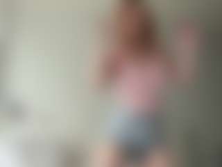 LauraStraker's Live Sex Cam Show