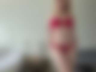 LauraStraker's Live Sex Cam Show