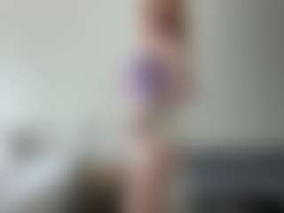 LauraStraker's Live Sex Cam Show
