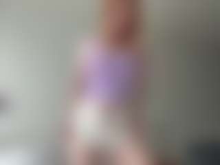 LauraStraker's Live Sex Cam Show