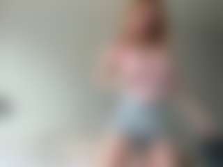 Live cam show with LauraStraker - Brown Eyes Red Hair on Camsoda