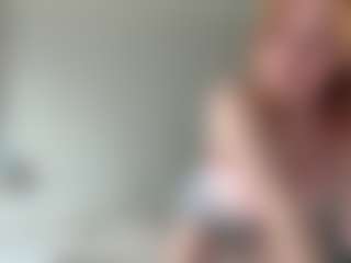 Live cam show with LauraStraker - Red Hair HD on Camsoda