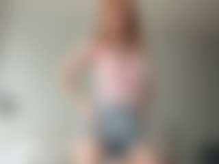 LauraStraker's Live Sex Cam Show