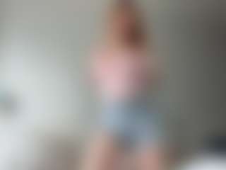 Live cam show with LauraStraker - Brown Eyes Red Hair on Camsoda