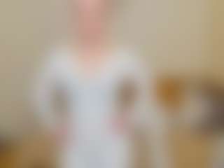 Live cam show with LeticiaNassie - New Blowjob on CamClone