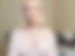 Live cam show with LeticiaNassie - New Blowjob on Milfs Live