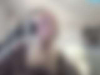 Live cam show with LorrianeLeuga - Blonde Hair Petite on live18s.com