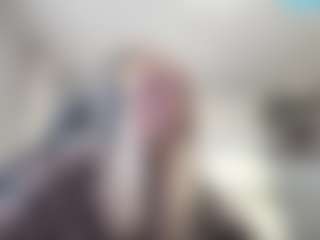 Live cam show with LorrianeLeuga - Blue Eyes on Latina Girls