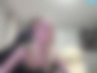 Live cam show with LorrianeLeuga - Smoking on PervPlay.com