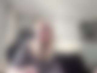 Live cam show with LorrianeLeuga - Striptease on sexytreat.net