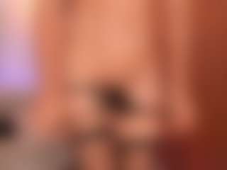Live cam show with Melodyy Rouse - Shaved on Livezox