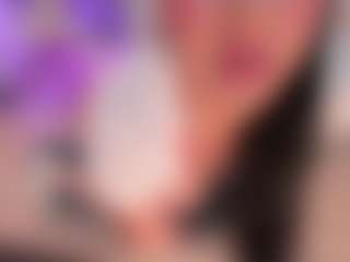Live cam show with Melodyy Rouse - Deepthroat on Camsoda
