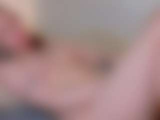 Live cam show with MichaelaKafel - Shaved Pussy Mature on Livezox