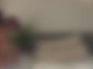 Show de cam en vivo con MichaelaKafel - Small Tits en Camsoda