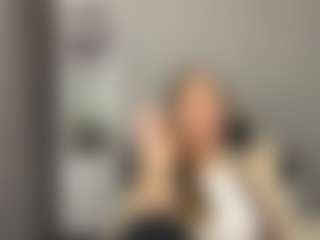 Live cam show with Mindy - Striptease on AdultVida.com