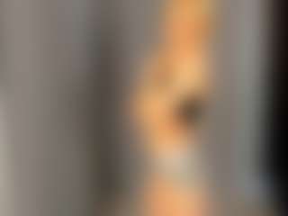 Live cam show with PhoebeArgetsinger - Big Clit on livesuperchat.net
