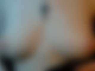 Live cam show with PhoebeArgetsinger - Camel Toe on Livezox
