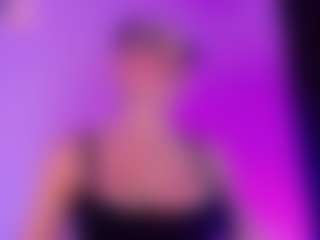 Live-Cam-Show mit Tiana_leal - Smoking auf Camsoda