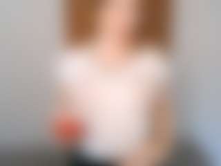 Live cam show with Luna Li - Kisses on Dare Cams