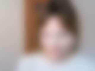 Live cam show with Luna Li - Kisses on Soda Cam