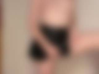 Live cam show with Luna Li - Upskirt on Hubzter Live