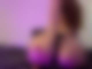 Live cam show with KerrySleppy - Green Eyes on CamwithHer