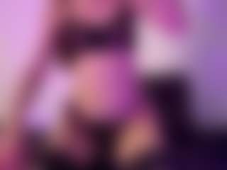 Live cam show with KerrySleppy - Green Eyes on Milfs Live