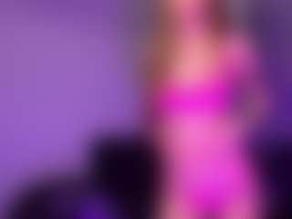 Live cam show with KerrySleppy - Handjob on Soda Cam
