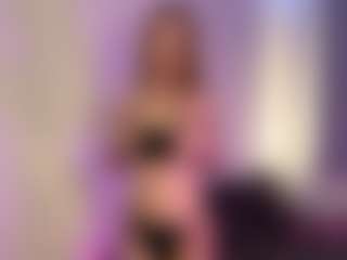 Live cam show with KerrySleppy - Blonde Hair on live18s.com