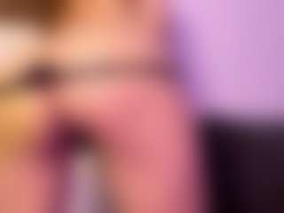 Live cam show with KerrySleppy - Solo on Camiplay Live
