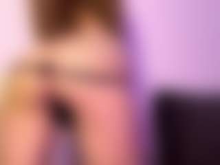 Live cam show with KerrySleppy - Skinny on Camsoda