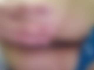 Talk to me dirty and I show u's Live Sex Cam Show