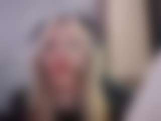 Live cam show with LouanneDucking - Joi on Camiplay Live