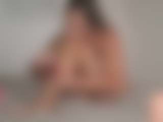 Mia-Wet's Live Sex Cam Show