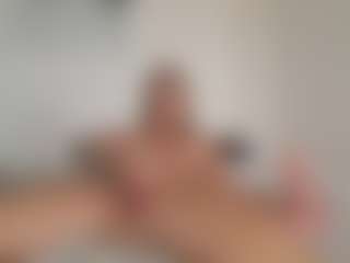 Live cam show with Mia-Wet - Big Ass on thefappeningchat.com