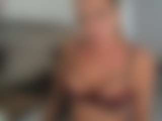 Mia-Wet's Live Sex Cam Show