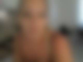 Mia-Wet's Live Sex Cam Show