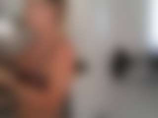 Mia-Wet's Live Sex Cam Show