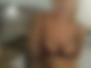 Mia-Wet's Live Sex Cam Show