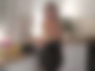 Live cam show with Mia-Wet - Ride Torso on Livezox