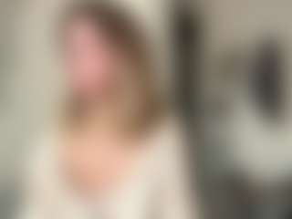 Spettacolo in cam dal vivo con EstaGalster - Upskirt su Camsoda