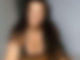Almaalmy MILF webcam performer live streaming