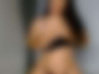 Almaalmy MILF webcam performer live streaming