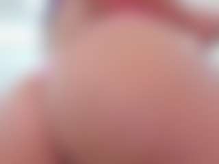 Live cam show with gala-ross - Petite on Hubzter Live