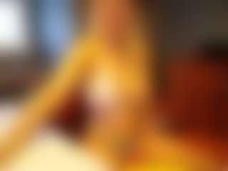 PeachyLady's Live Sex Cam Show