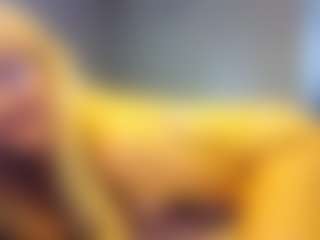PeachyLady's Live Sex Cam Show
