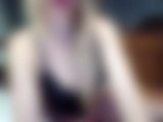 PeachyLady's Live Sex Cam Show